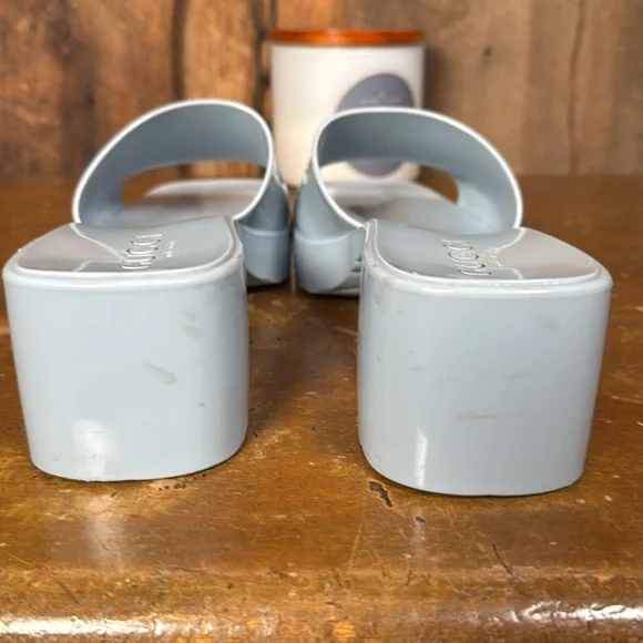 Gucci Authentic Women's Sky Blue Rubber Slides - Size 37 - Picture 7 of 12